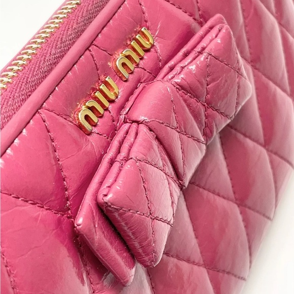 Miu Miu 🇮🇹Quilted Zippy Wallet w/box - Picture 12 of 13